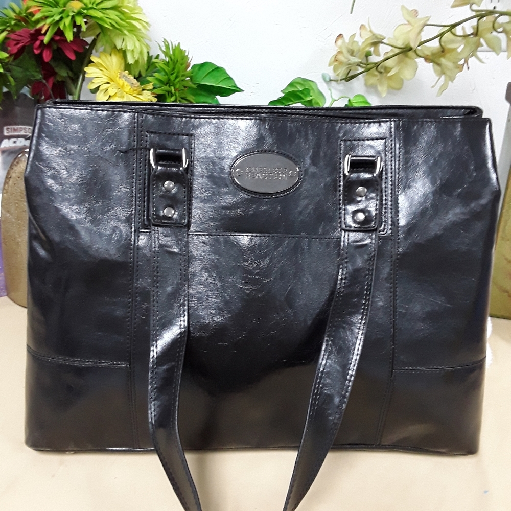 Kenneth Cole Reaction Purse/Shoulder Bag Business